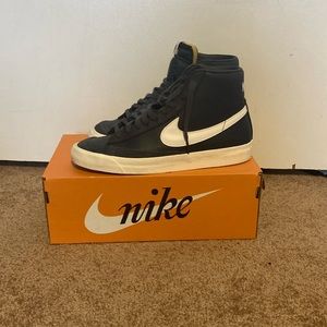 Nike - Mens Blazer Mid 77